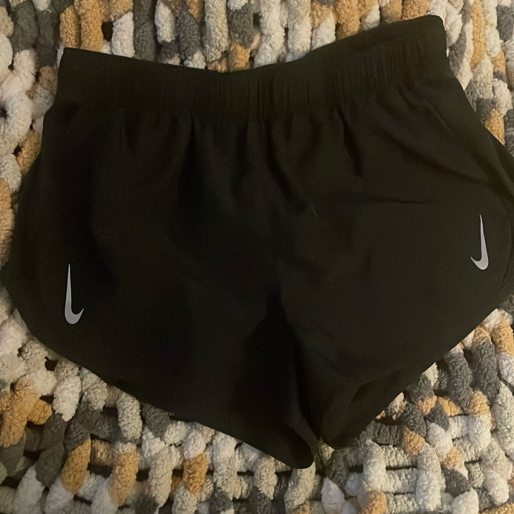 Nike DRI-FIT Shorts - Large